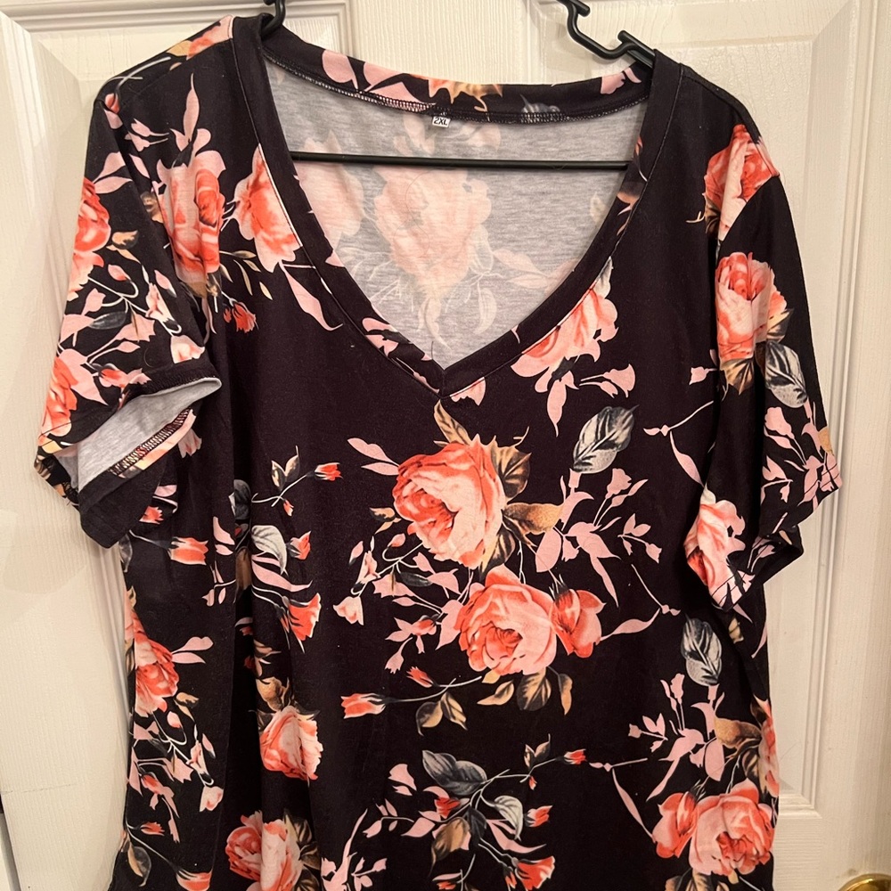 Amazon Essentials Black Floral V-Neck Top